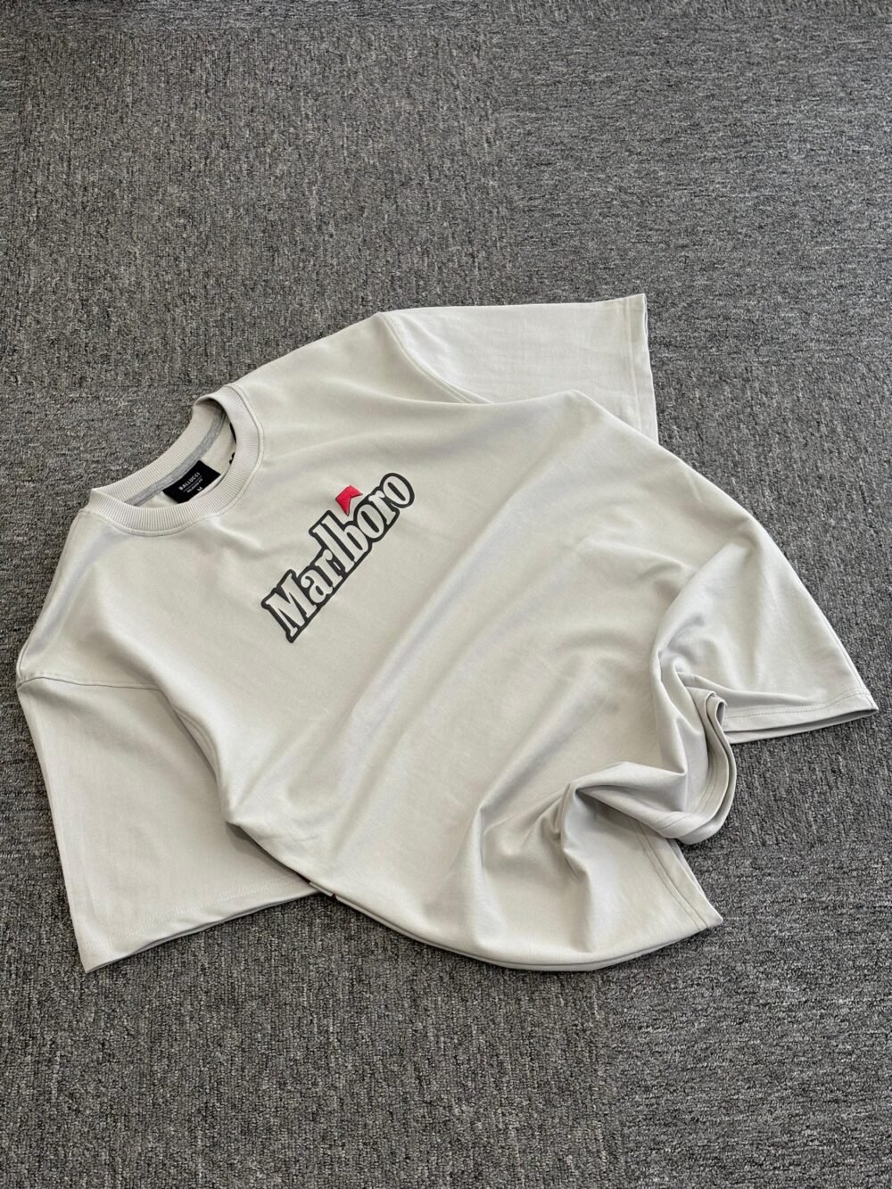 Marlboro Racing Team Oversized T-Shirt - Classic Formula 1 Merchandise - Image 2