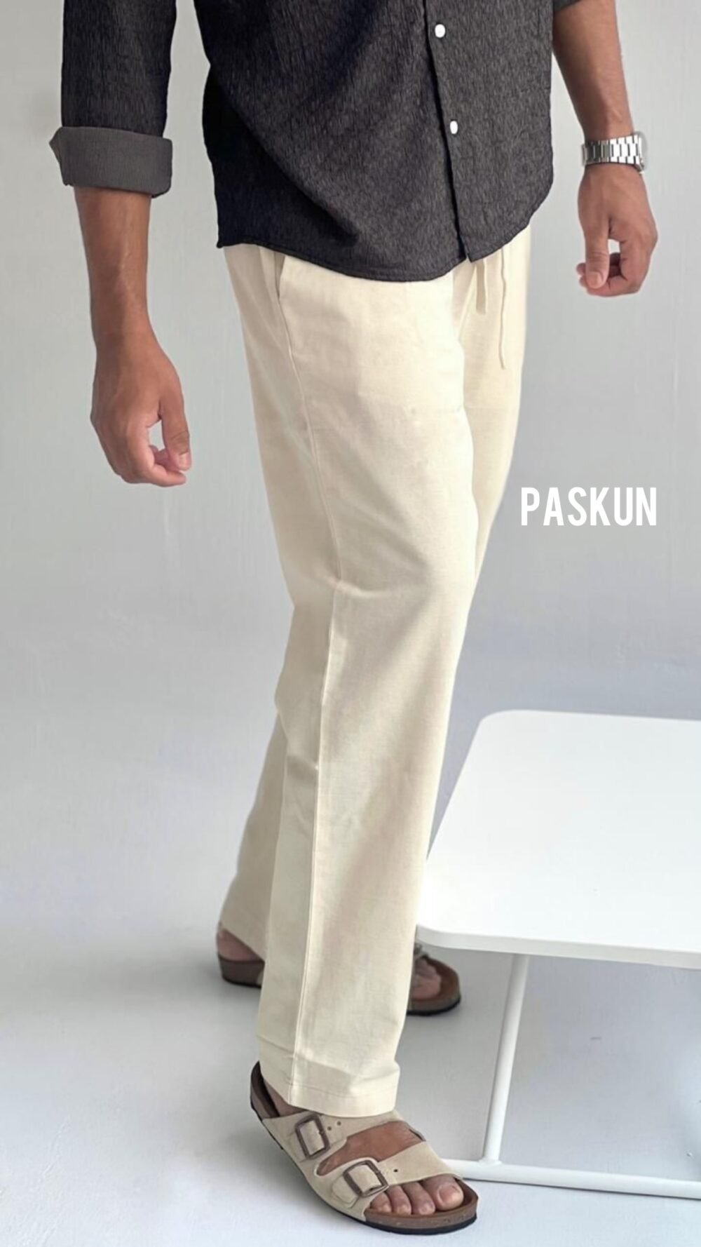 Casual Elegance: Men's Off-White Trousers