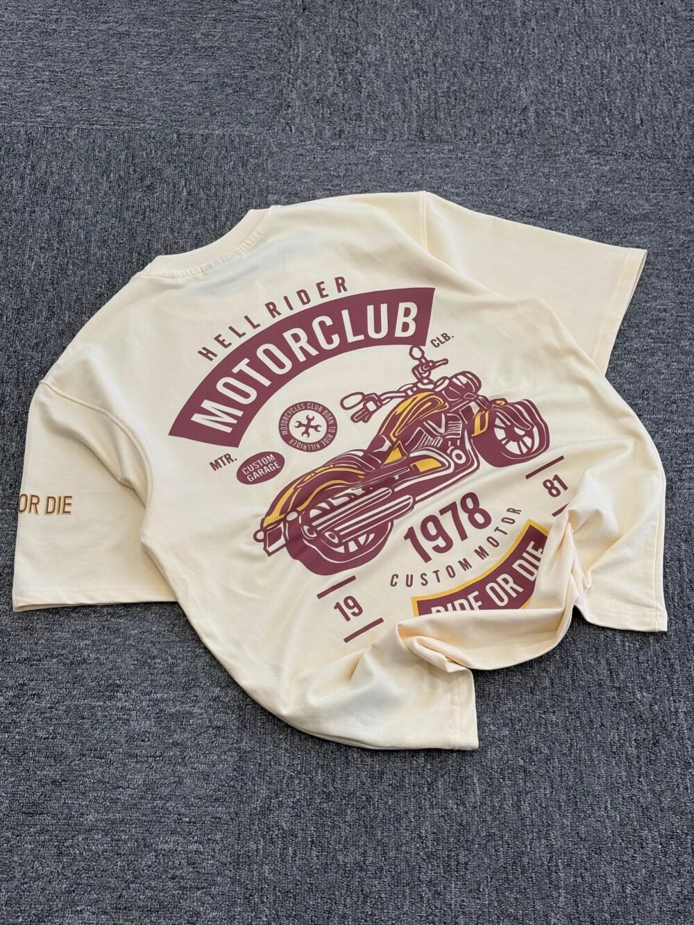 Retro Hell Rider Motorclub T-Shirt with Vintage Custom Chopper Graphic