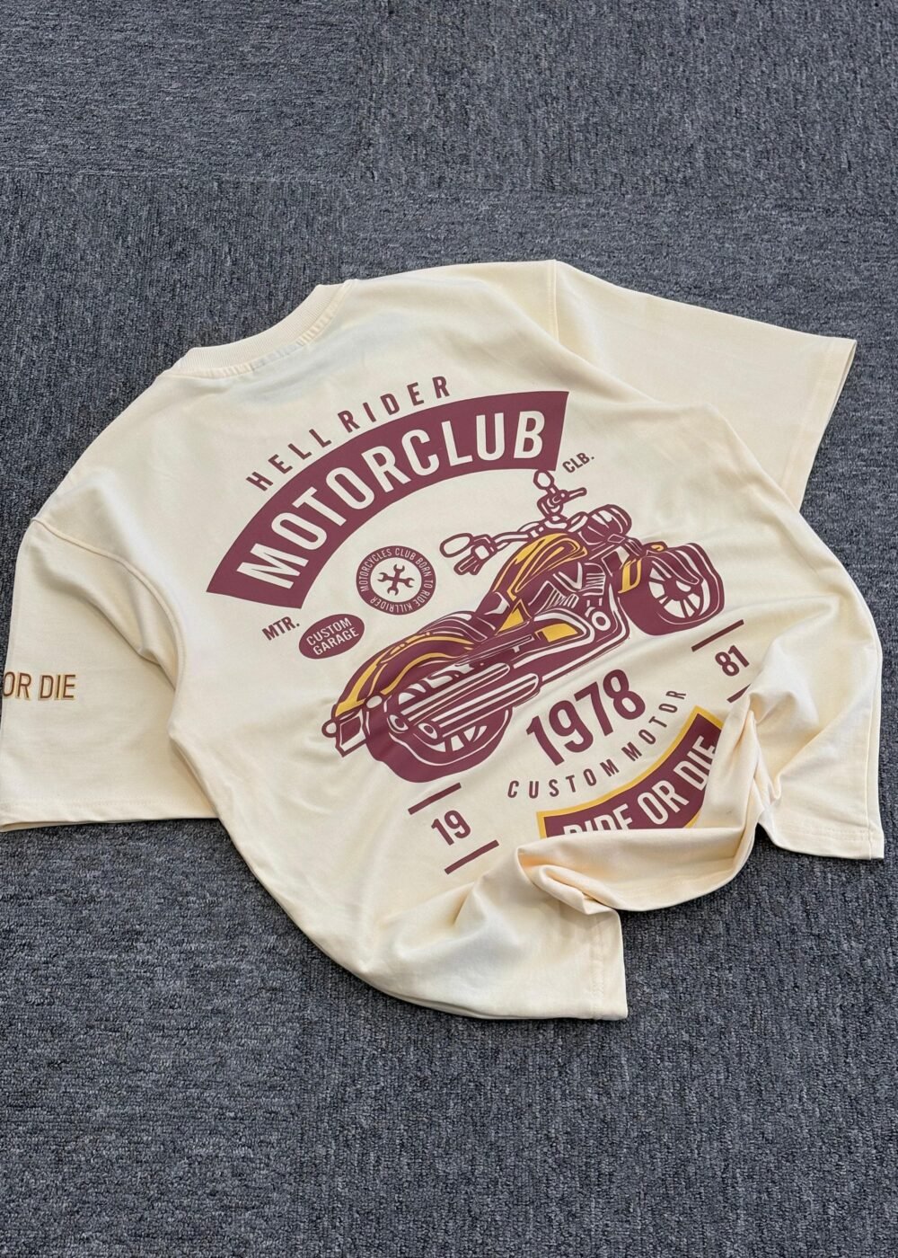 Retro Hell Rider Motorclub T-Shirt with Vintage Custom Chopper Graphic