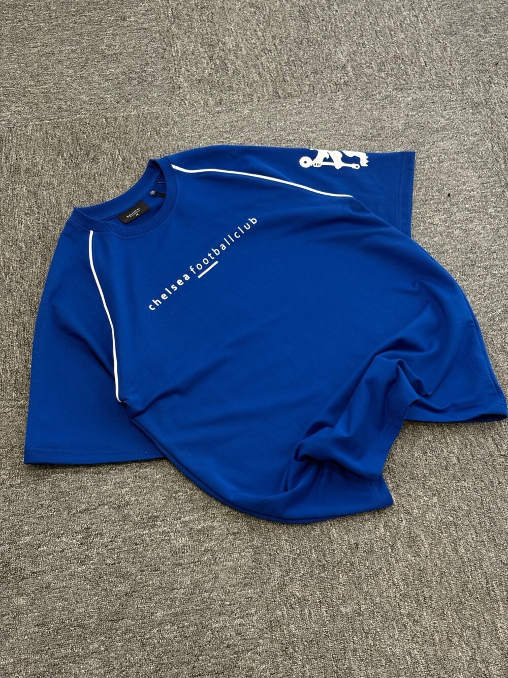Chelsea Oversized Graphic T-Shirt - Image 2
